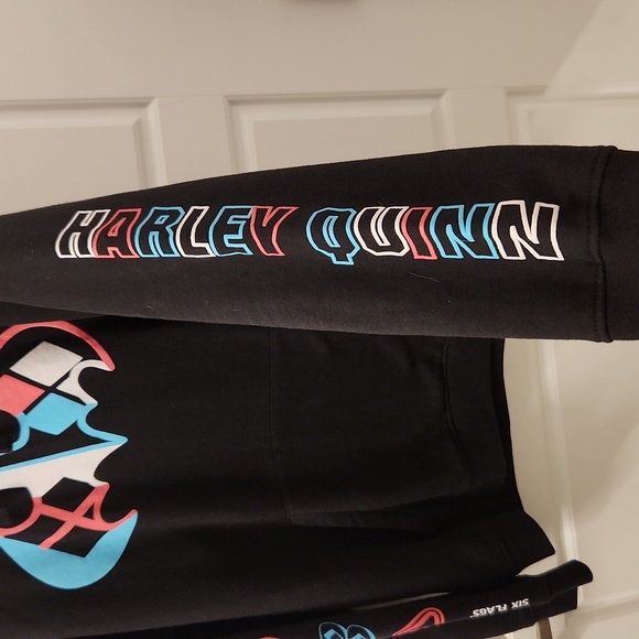 Six Flags Harly Quinn Black Graphic Hoodie - Picture 2 of 6